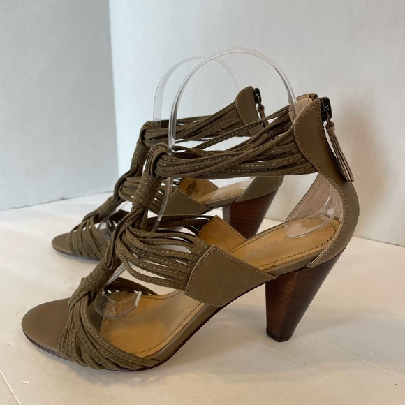 Nine West tan suede strappy zipper back open toe heels shoes size 6 1/2 M - Picture 7 of 9